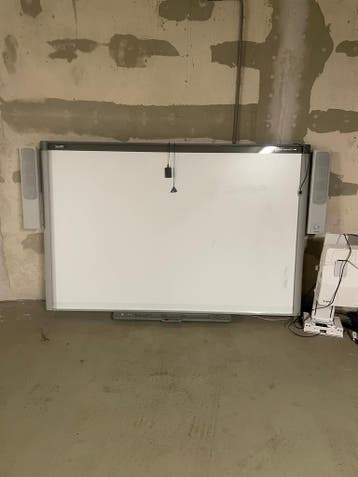 Beamer met scherm incl geluid werkt goed