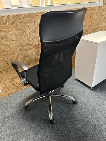 Comfortabele bureaustoel gratis af te halen