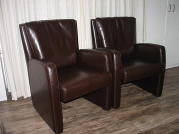 2 bruin lederen fauiteuls