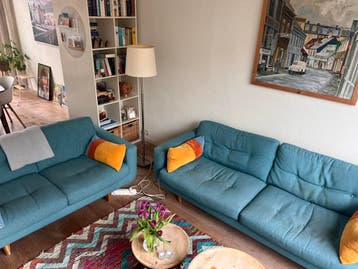 Gratis af te halen twee bankstellen