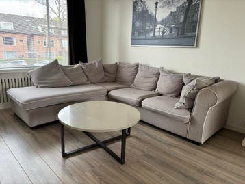 Gratis af te halen: Comfortabele hoekbank met kussens