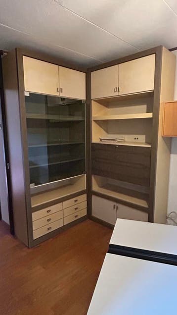 Complete Kastenwand / Boekenkast met Bureau en Opbergruimte