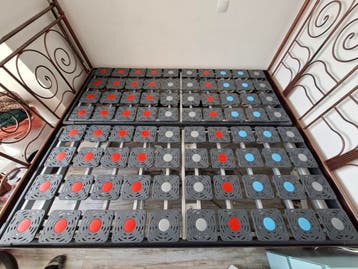 2 verstelbare bedbodems 80x200 cm met poten