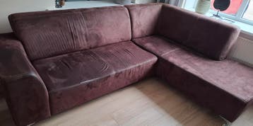 Gratis bank van suède stof, makkelijk afneembaar