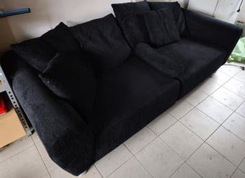 Zwarte driezitsbank in zeer goede staat!!!