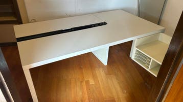 Modern Bureau / Werktafel met Kabelgoot en Opbergruimtes