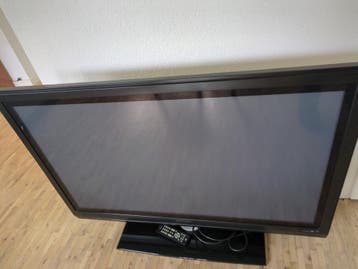 Philips tv 43 inch, 109 cm. Zwarte rand, glazen voet