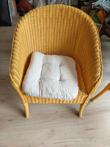 4 rieten kuipstoeltjes inclusief kussentjes