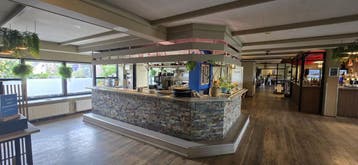 Gratis hoekbar zonder spoelbak - moet zsm weg