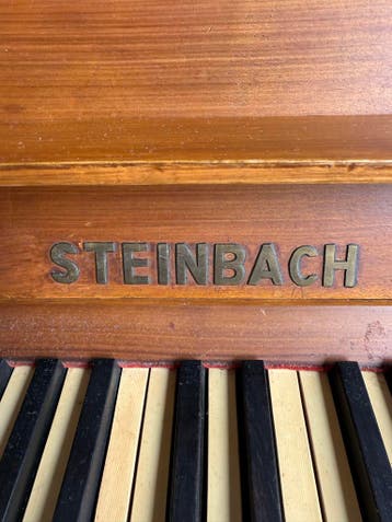 Gratis - Oude Steinbach Piano - Moet gestemd worden