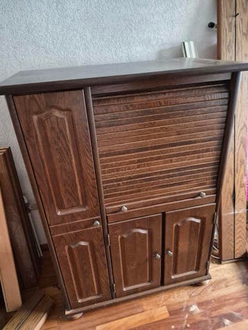 Houten computerkast met rolluik