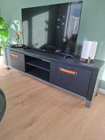 Tv-meubel Leen Bakker, zwart overgeschilderd