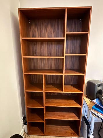 Oak Bookshelf - GRATIS
