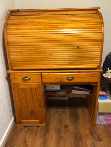 Gratis grenen computer meubel met rolluik