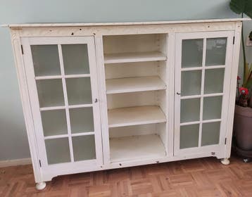 Gratis dressoir servieskastje