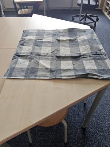 Geruite kussenhoes grijs/wit