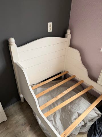 Gratis 1 persoons bed met matras