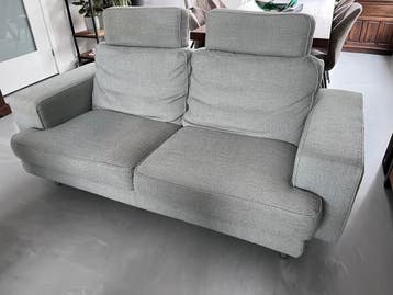 Gratis Tweezitsbank met hoofdsteun