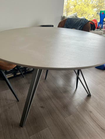 Ronde eettafel 120cm, opknapper. GRATIS!