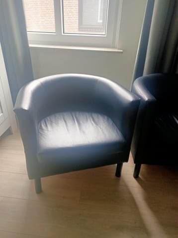 Gratis ophalen; 2 zwarte fauteuils (cubs)