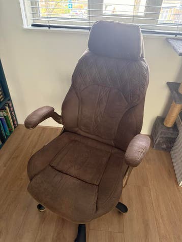 Mooie bureaustoel gratis ophalen.