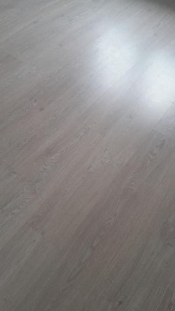Nette laminaatvloer ca. 50 m2