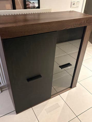 Hangkast met glazen deur