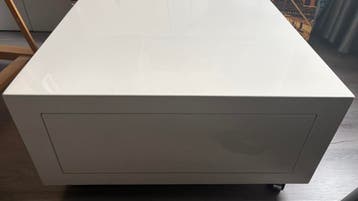 2 mooie hoogglans salontafels