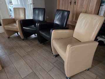 4  Eetkamer stoelen met wieltjes en verstelbare rugleuning