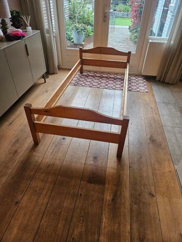 Degelijk en makkelijk 1-persoons bed gratis af te halen