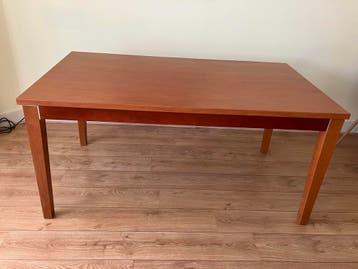 Gratis bruine eettafel - stevig. 160 cm x 90 cm