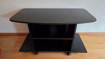 Gratis: compact zwart tv-meubel / kastje op wielen