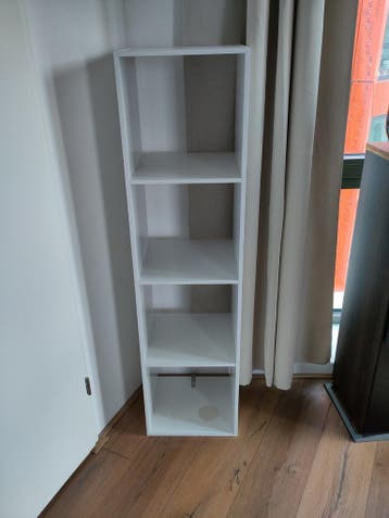 Vakkenkast 32x34,5x134,5 (dxbxh)