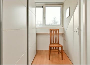 Gratis degelijke kledingkast met schuifdeuren 180x62x205