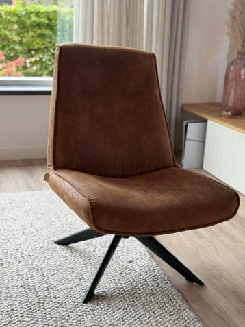 Gratis Bruine stoel met draaivoet ( draai voet stuk )