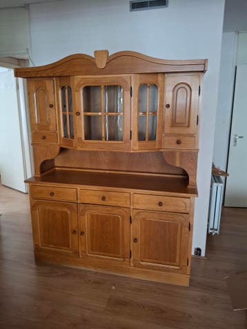 Licht eikenhouten kast,