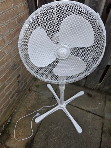 Witte Statiefventilator - Krachtige Koeling voor Thuis