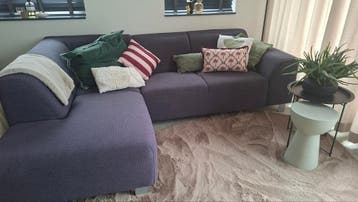 Gratis af te halen: Grijze hoekbank met loungegedeelte