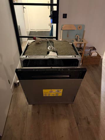 AEG Vaatwasser FSK52637P - Pomp defect