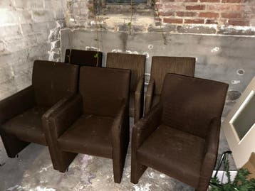 Gratis Stoelen met wieltjes (moet gepoetst worden)