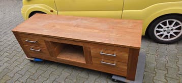 Gratis af te halen: Houten kast / TV meubel