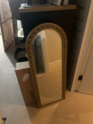 Gratis spiegel met gouden lijst - Klassiek design