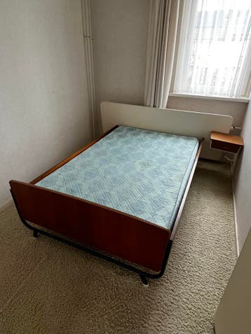 Gratis af te halen: twijfelaar bed, incl matras