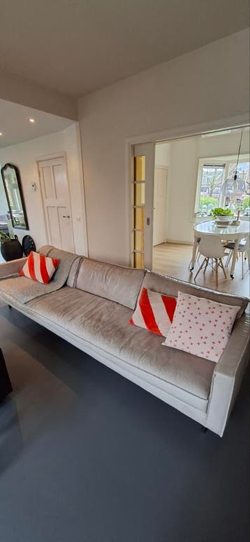 GRATIS MOET NU ECHT WEG Slimm bank  Loods 5 leer