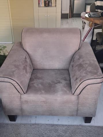 Comfortabele fauteuil in beige stof