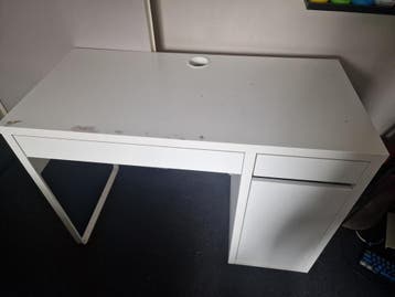 Bureau / make-up tafeltje
