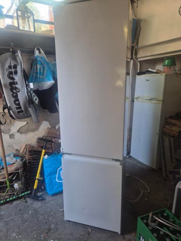 Kapotte inbouw koelvriescombinatie