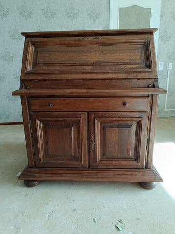 Houten secretaire met lade en deurtjes