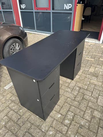 Bureau / nageltafel