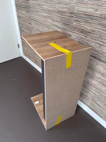 Gratis afhalen. Nieuw badkamermeubel, heeft een scheur